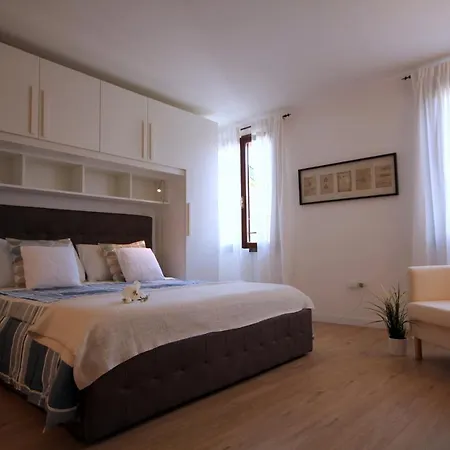 Apartment Yourbanflat Savonarola 144